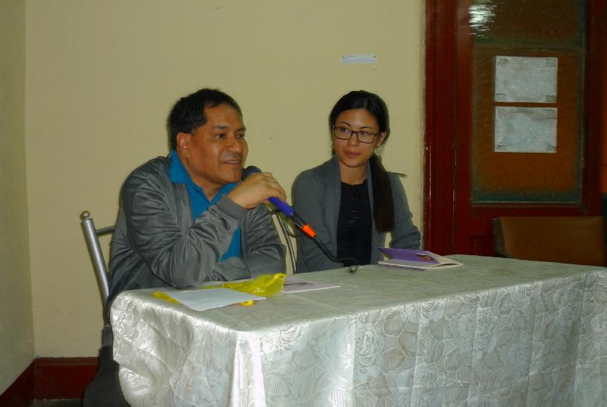 Joan Viva Lectura de poesía en el Gremio de Escritores del Perú
